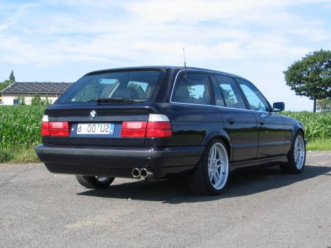 BMW Generation
 M5 Touring (E34) 3.8 (340 Hp) Τεχνικά χαρακτηριστικά
