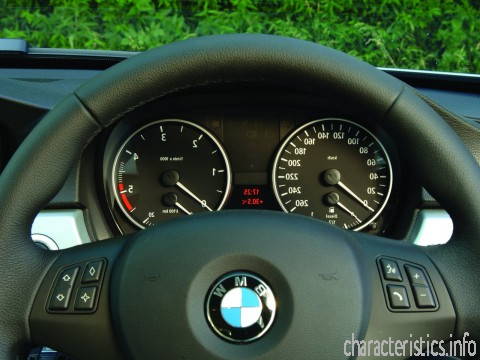 BMW Generasi
 3er (E90) 330i (272 Hp) Karakteristik teknis
