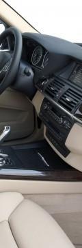 BMW Поколение
 X5 (E70) Restyling 50i 4.4 AT (407hp) 4WD Технически характеристики
